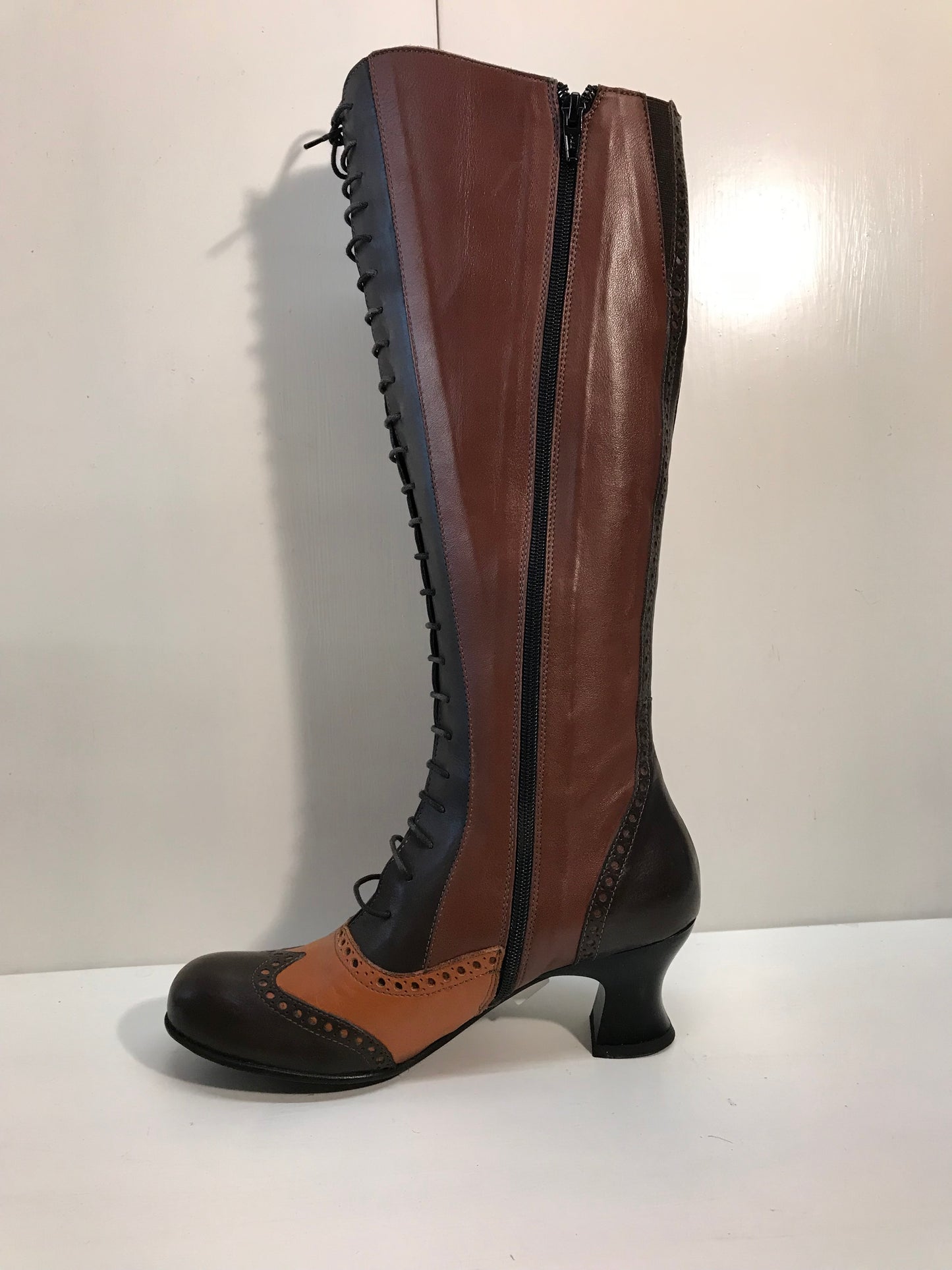 Vladi tan knee boot