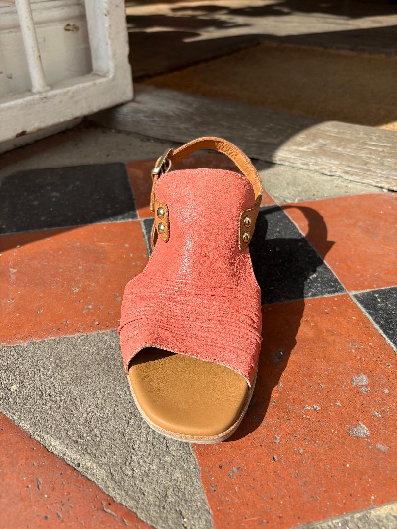 Paula Urban 9-17 papaya sandal