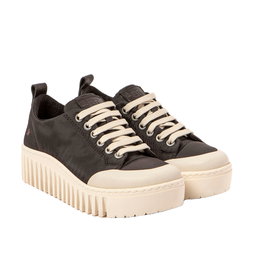 Art 1534 Black Lace up trainer