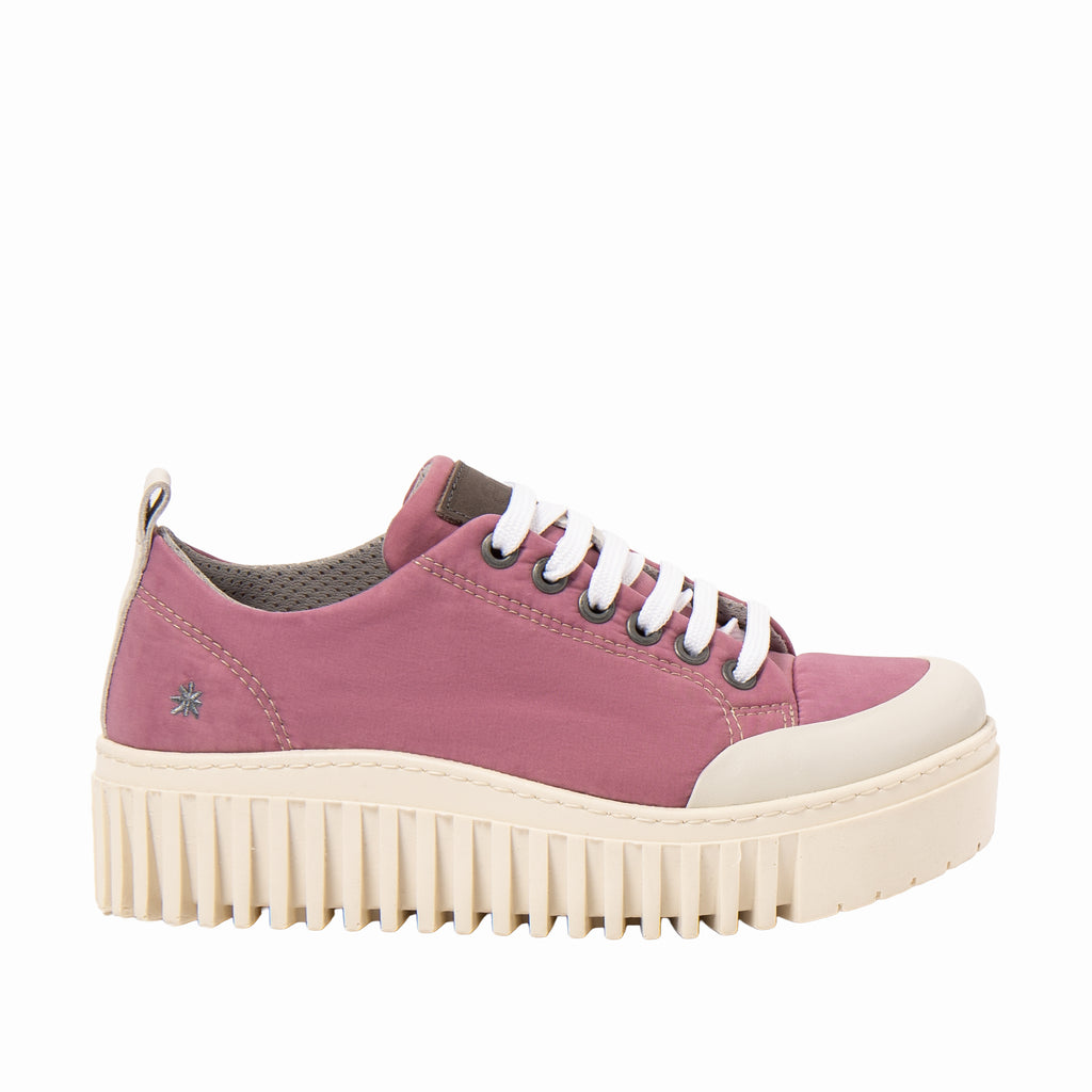 Art 1534 Pink Lace up trainer