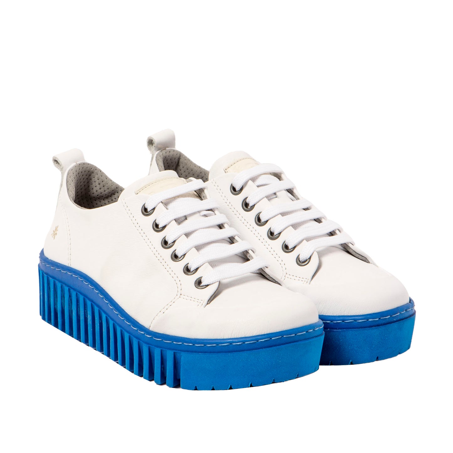 Art 1535 nappa white and blue shoe