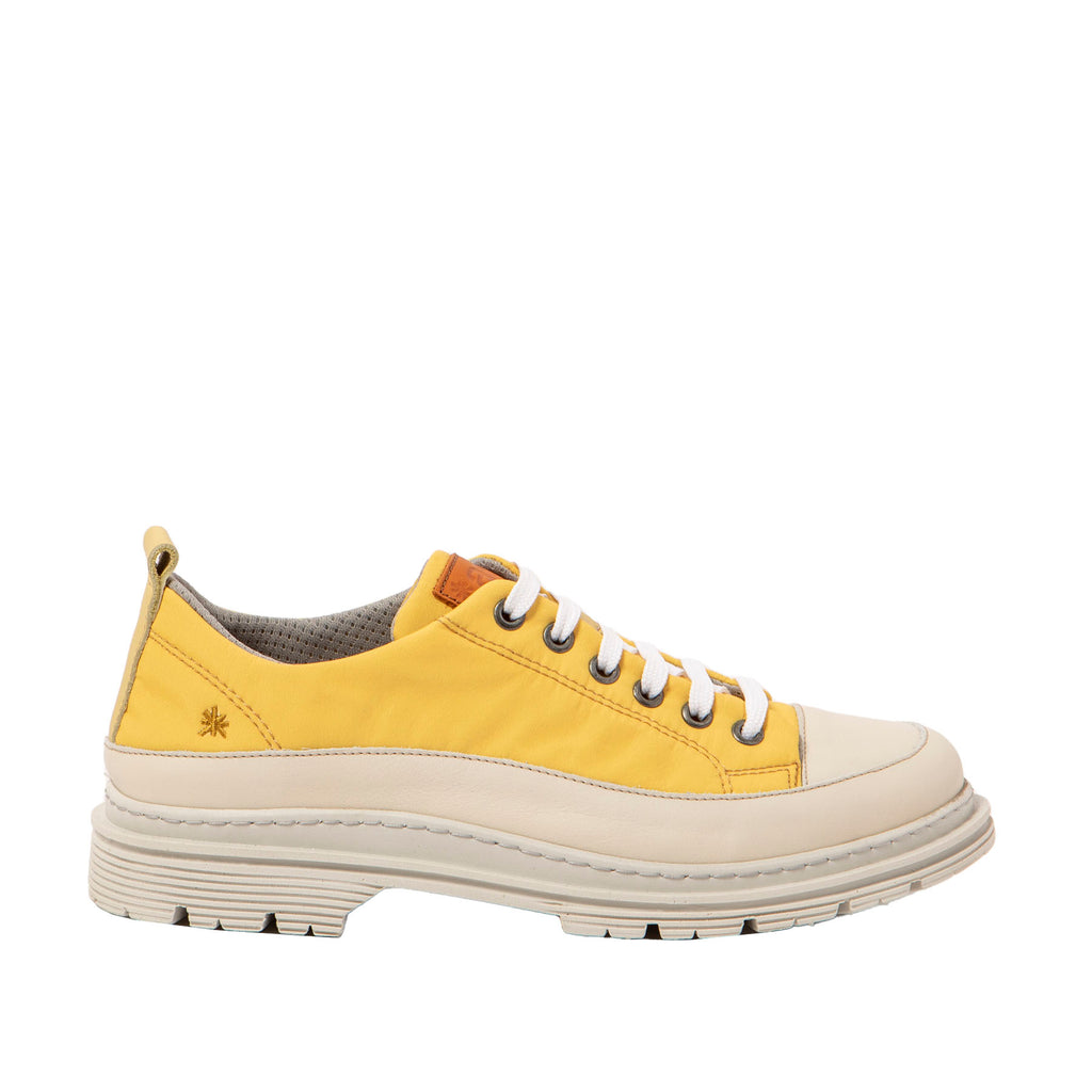 Art 1894 Yellow trainer