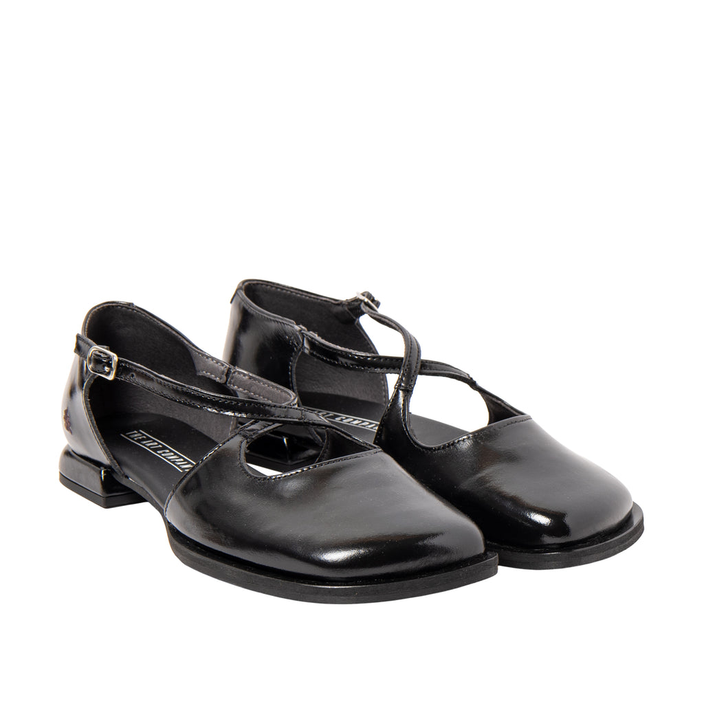 Art 2002 buckle black shoe