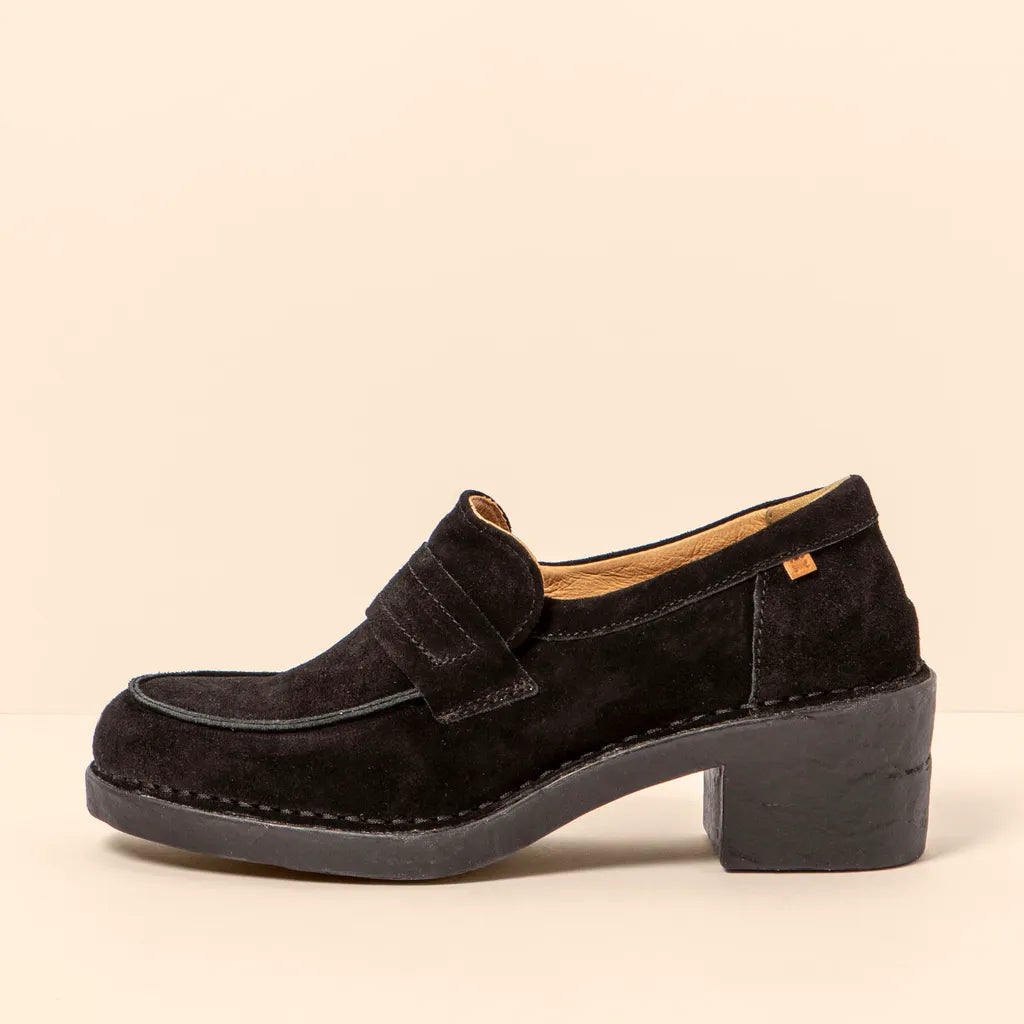 El Naturalista black suede shoes N5667