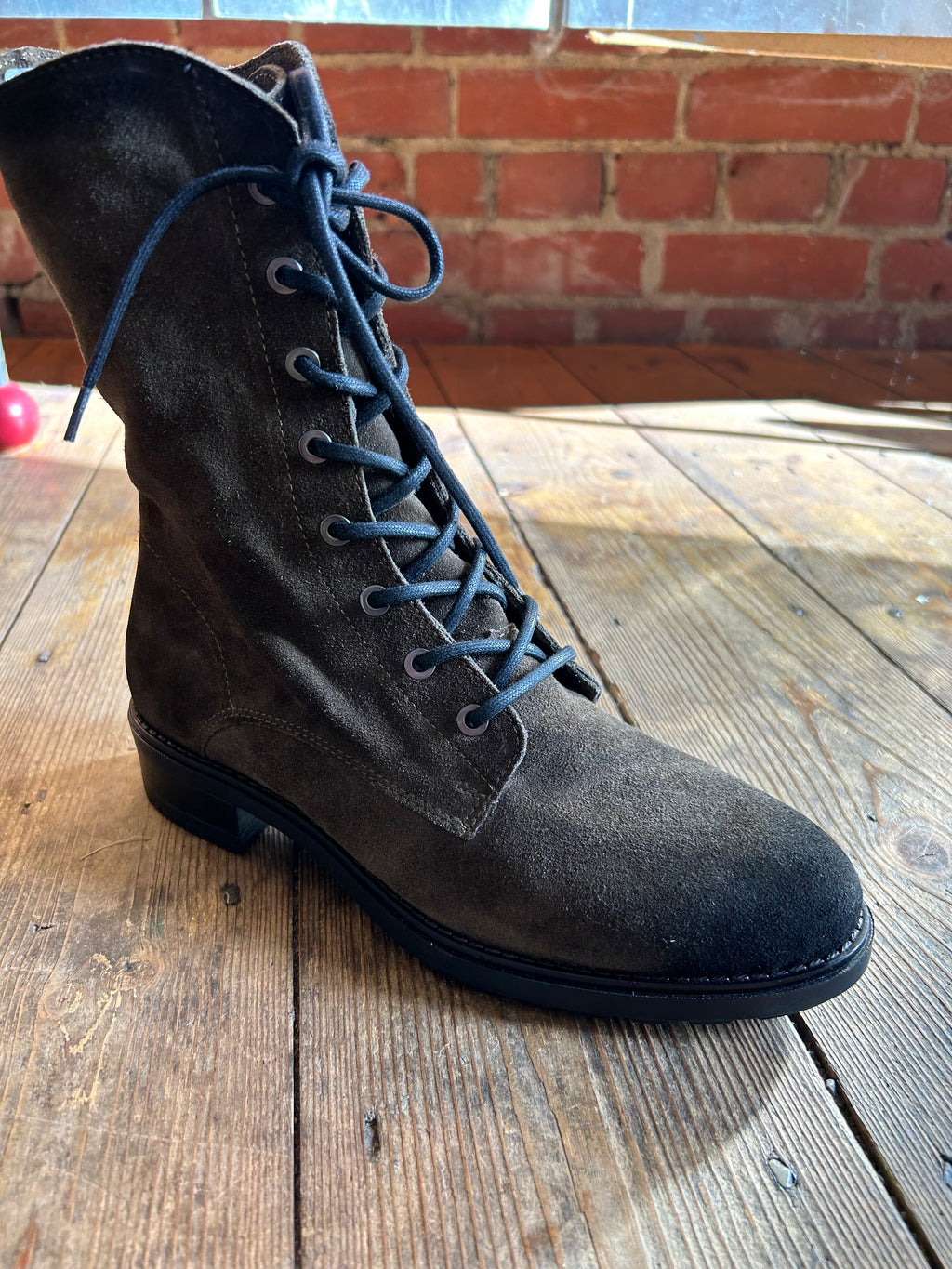 Paula Urban 1165 khaki suede lace up/zip boot