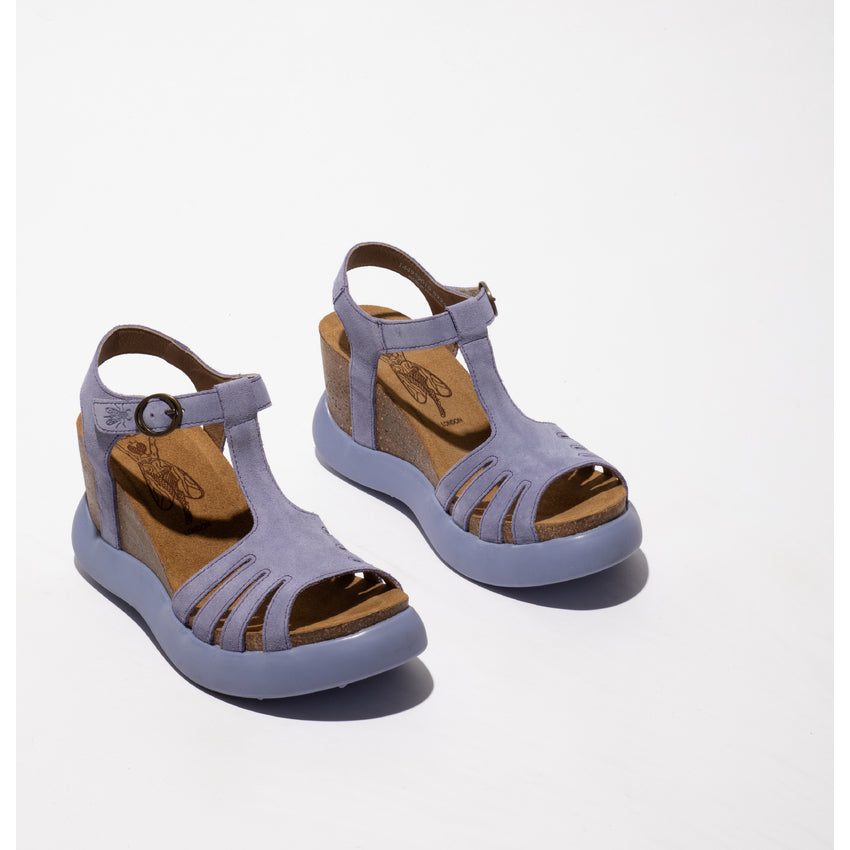 Fly Gait violet sandal