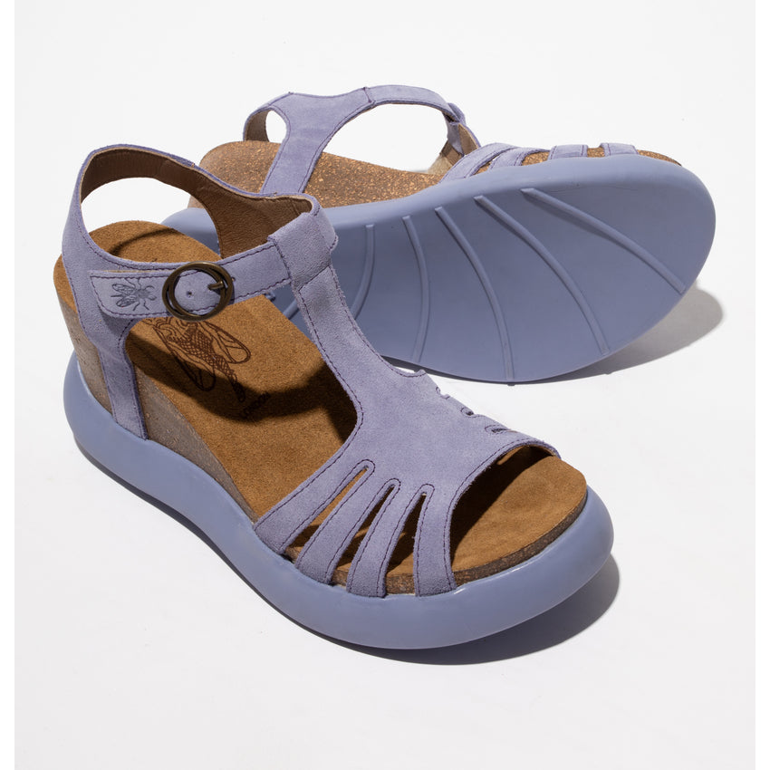 Fly Gait violet sandal