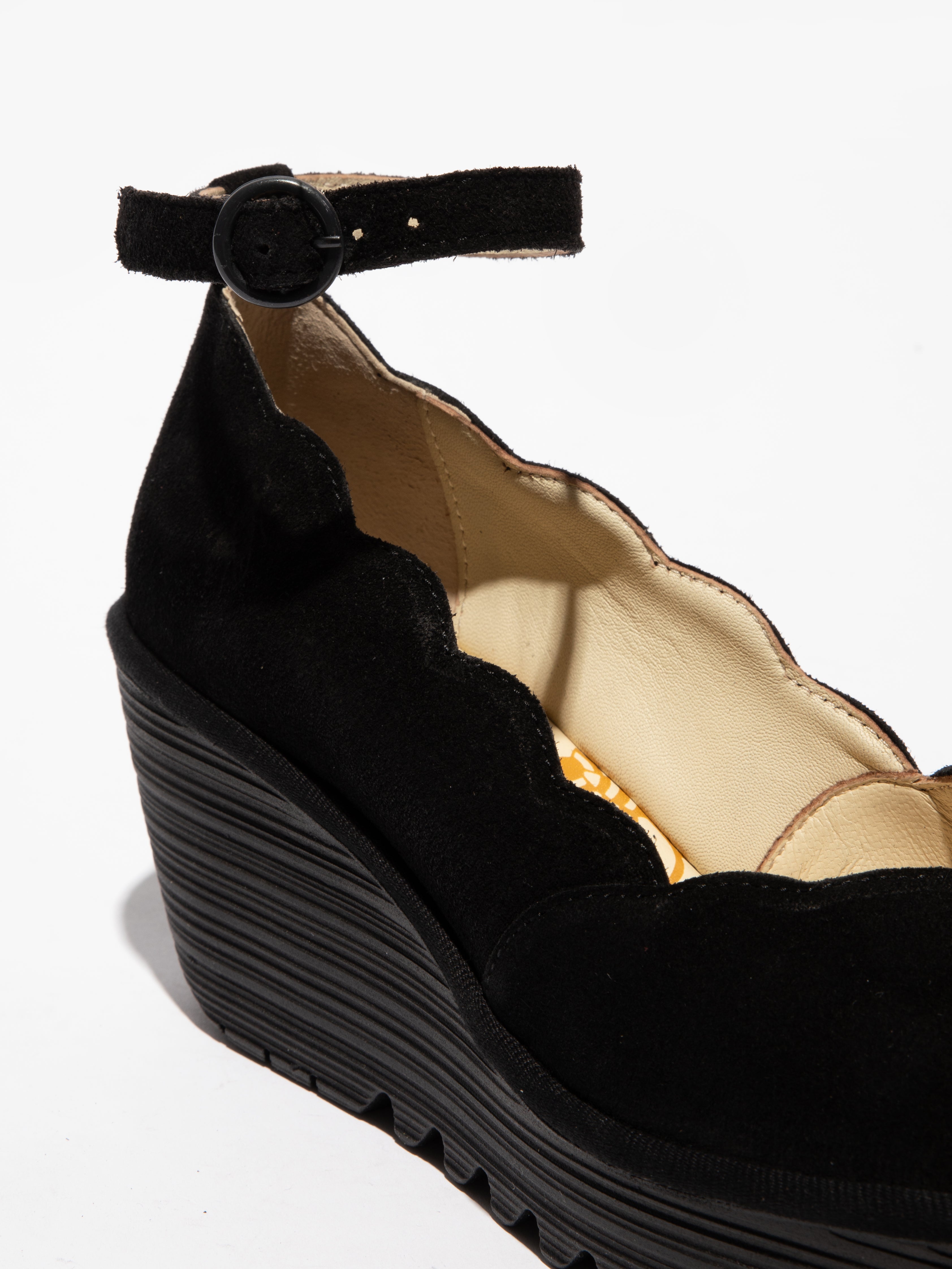 Fly Yold Oil Suede black Shoe