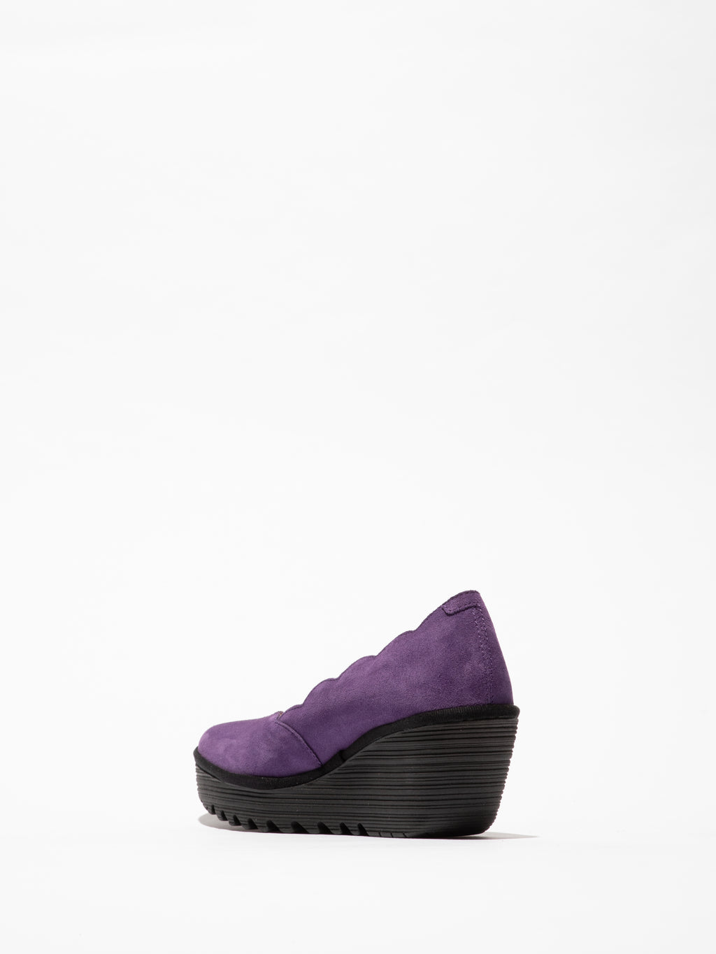 Fly Yerk Oil Suede Aubergine shoe