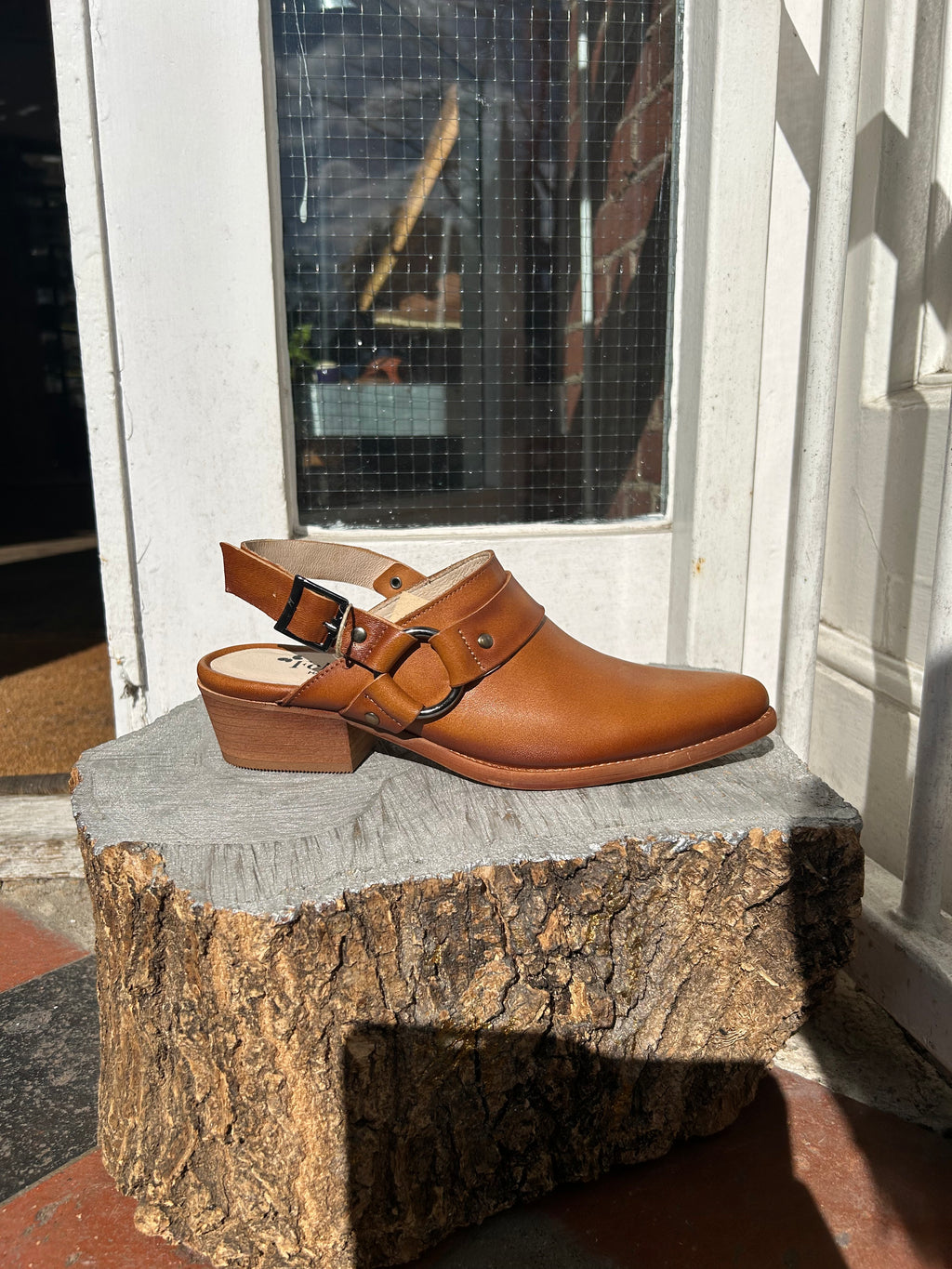 Felmini E092 cowshoe cuero