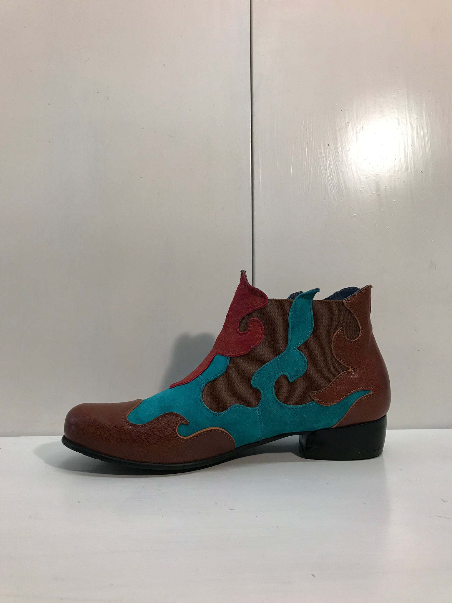 Vladi 1184 tan, turquoise, orange suede and leather Chelsea boot