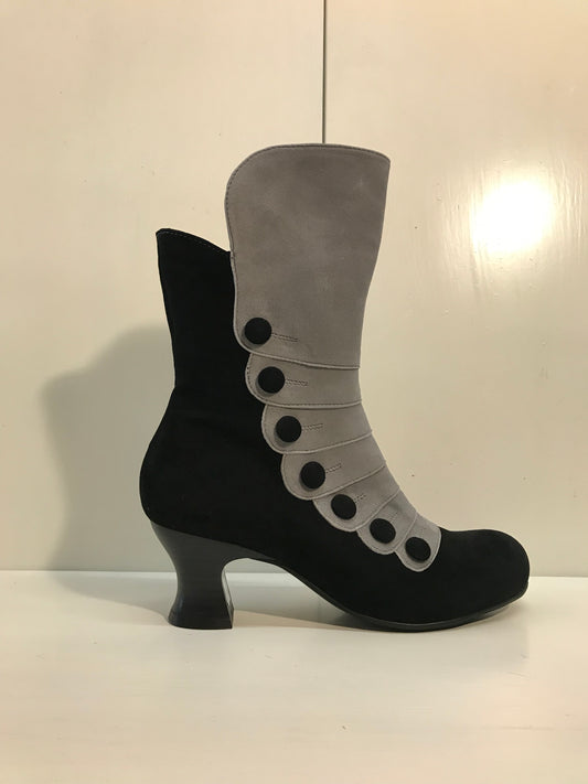 Vladi 1222 grey and black suede