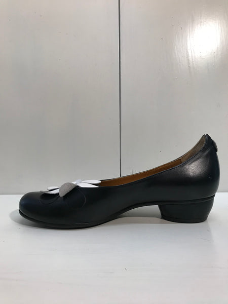 Vladi 360 black and white leather flower slip on shoe