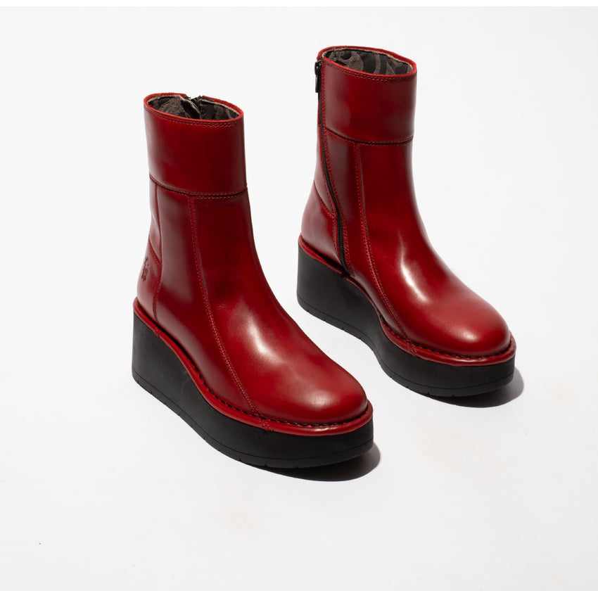 Fly Hann Rug Red Boot