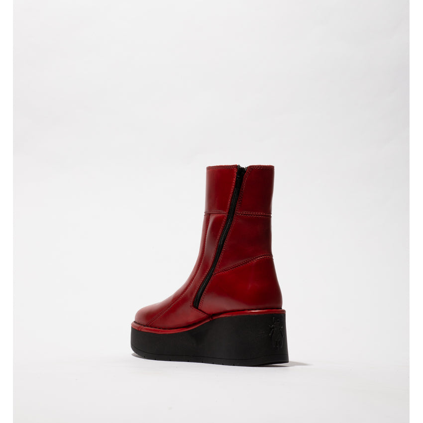Fly Hann Rug Red Boot