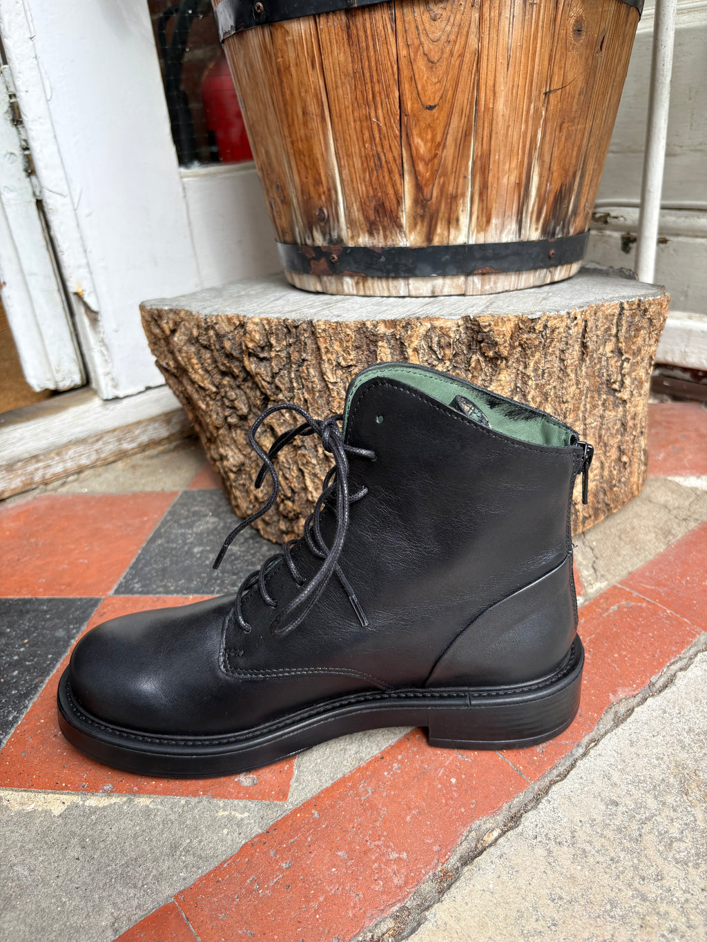 Felmini E594 Anilex Black lace up boot