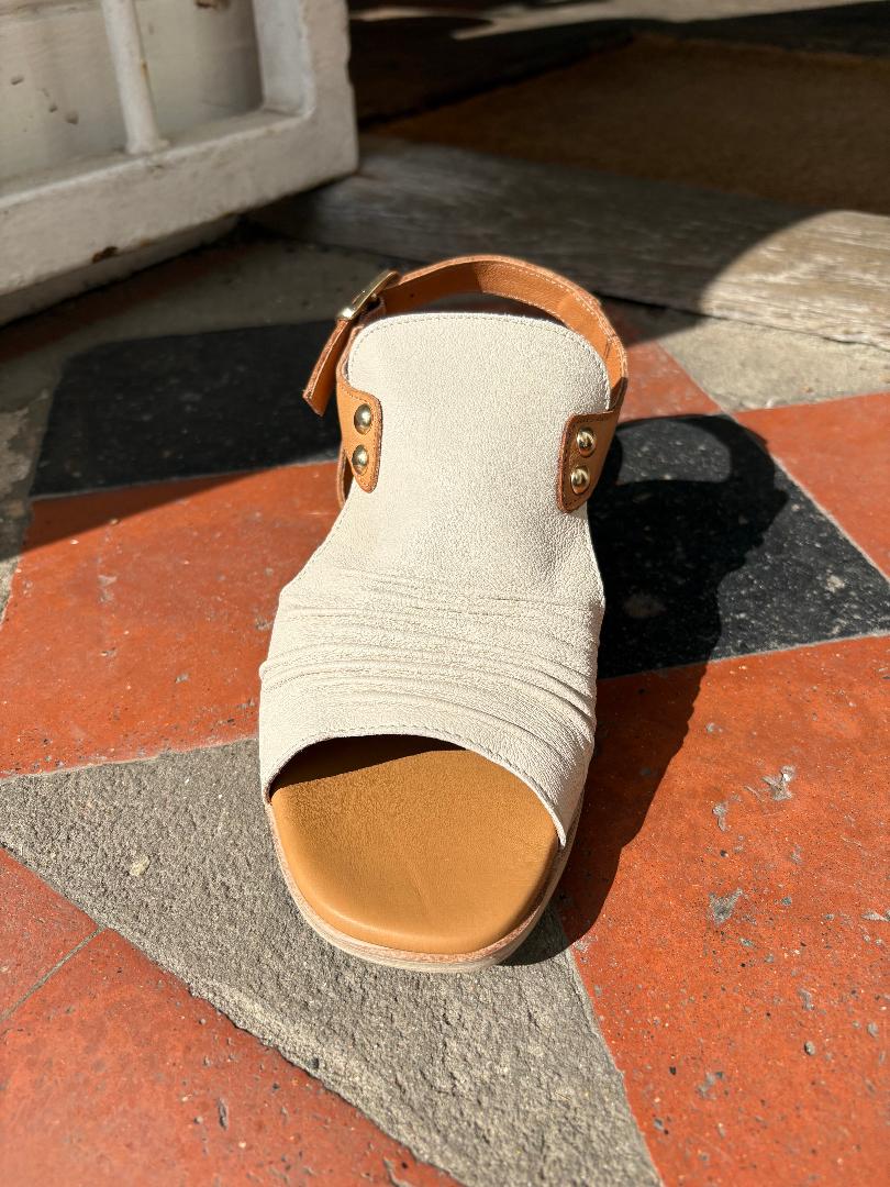 Paula urban 9-17 off white sandal