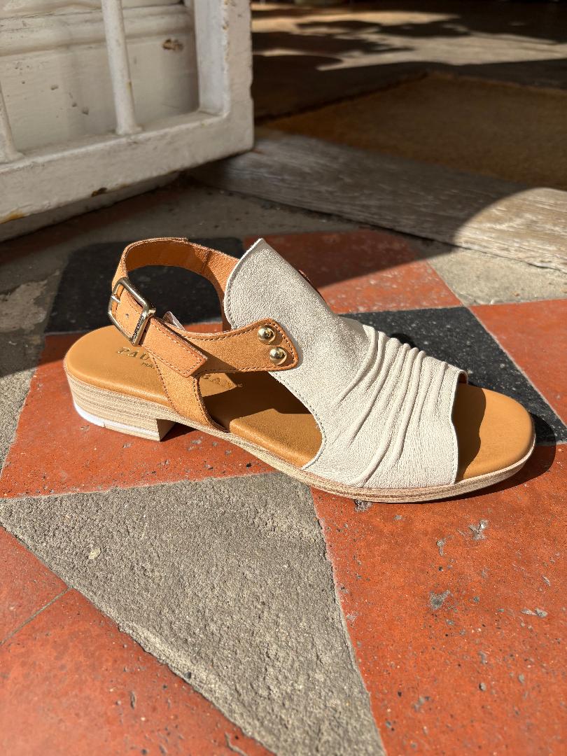 Paula urban 9-17 off white sandal