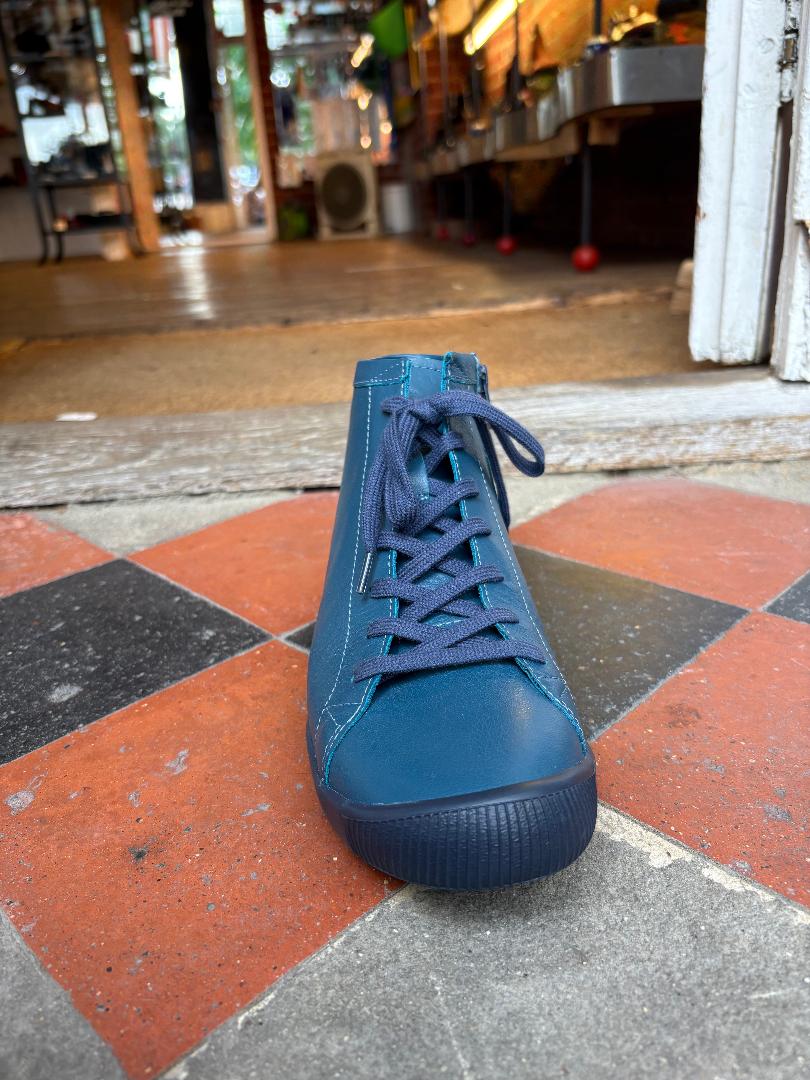 Softinos Ibbi Supple Leather, Blue Denim High Trainer