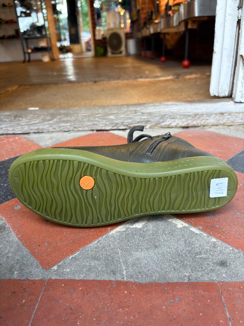 Softinos Ibbi Supple Leather, Army High Trainer